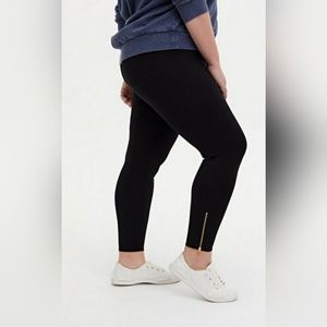Torrid Pixie Skinny Ponte Zippered Pants